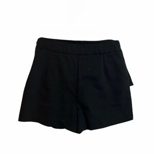 Zara NWOT Elegant Black Women's Shorts with Pockets
